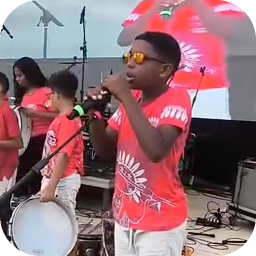 Convidados pela banda Tirululi